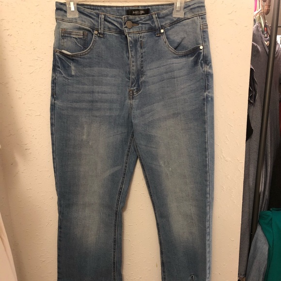 Women’s Jeans - Picture 2 of 6